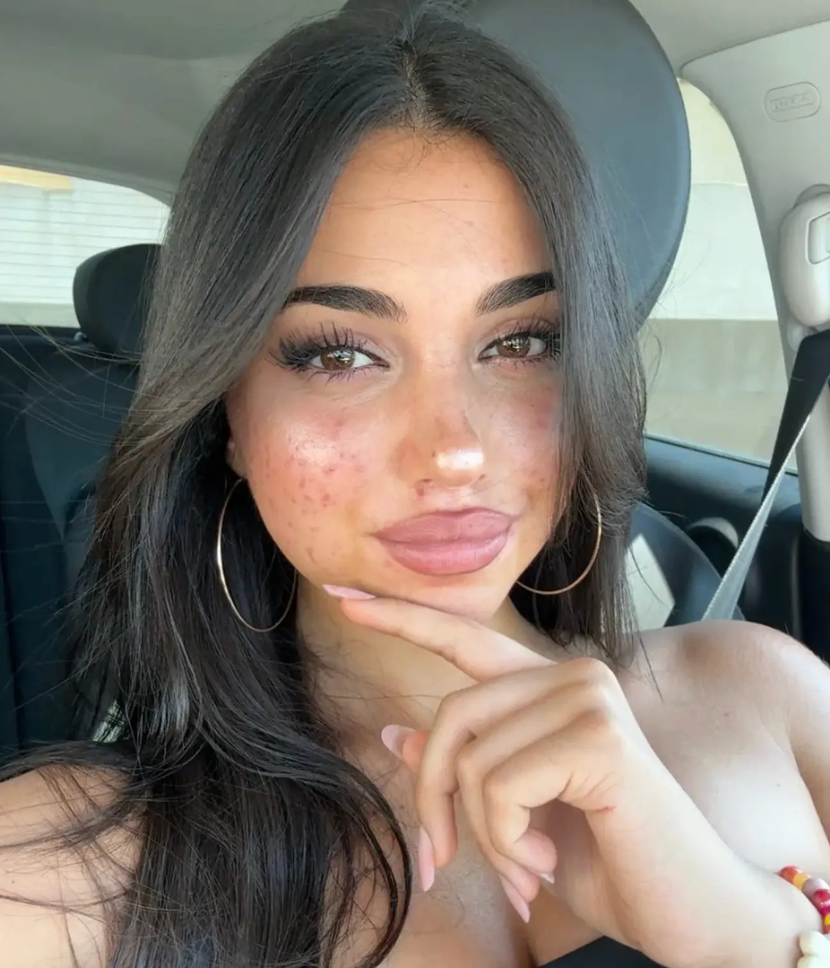 亚马尔在国家德比输球后前往米兰狂欢，与绯闻前任度过美妙一晚